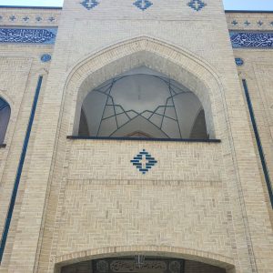ظرافت هنری مساجد ایرانی در چیست؟