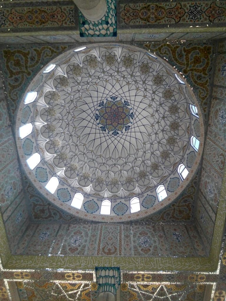 تعریف و جزئیات هنر مقرنس بندی گچی